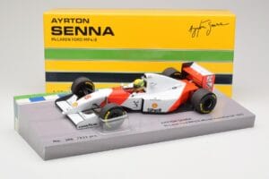 McLaren Ford MP4/8 #8 A. Senna Winner Australian GP 1993 Minichamps 1:18 543933838 Métal — image 7 sur 7