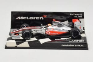 McLaren Mercedes MP4-24 #1 L. Hamilton Showcar 2009 Minichamps 1:43 530094371 Métal