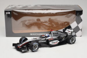 McLaren MP4/19 Mercedes D. Coulthard F1 2004 Minichamps 1:18 530041805 Métal — image 7 sur 7