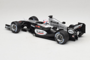 McLaren MP4/19 Mercedes K. Raikkonen F1 2004 Minichamps 1:18 530041806 Métal — image 5 sur 7