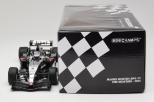 McLaren MP4/19 Mercedes K. Raikkonen F1 2004 Minichamps 1:18 530041806 Métal — image 6 sur 7