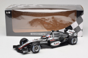 McLaren MP4/19 Mercedes K. Raikkonen F1 2004 Minichamps 1:18 530041806 Métal — image 7 sur 7