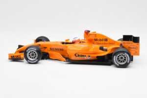 McLaren MP4-20 Mercedes G. Paffett Interim Test Car 2006 Minichamps 1:18 530061895 Métal — image 3 sur 6