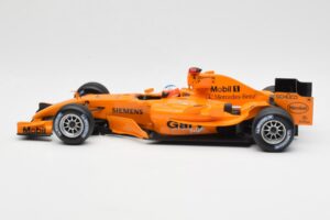 McLaren Mercedes MP4-20 G. Paffett F1 Test Car 2006 Minichamps 1:18 B66962342 Métal — image 3 sur 6