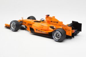 McLaren MP4-20 Mercedes P. de la Rosa Interim Test Car 2006 Minichamps 1:18 530061894 Métal — image 5 sur 6