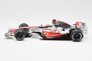McLaren MP4-21 Mercedes #4 J-P. Montoya Showcar 2006 Minichamps 1:18 MONTOYA002 Métal — image 3 sur 6