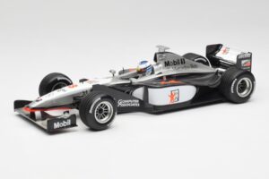 McLaren MP4/13 #8 M. Hakkinen F1 World Champion 1998 Minichamps 1:18 18690008 Métal