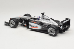 McLaren MP4-16 Mercedes #3 D. Coulthard F1 2001 Hot Wheels 1:18 50199 Métal — image 5 sur 6