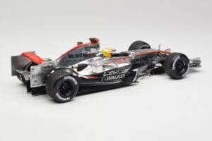 McLaren MP4-21 L. Hamilton Silverstone Test 2006 Minichamps 1:18 530061884 Métal — image 2 sur 6