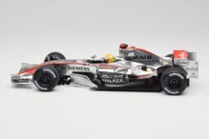 McLaren MP4-21 L. Hamilton Silverstone Test 2006 Minichamps 1:18 530061884 Métal — image 3 sur 6