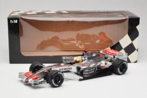 McLaren MP4-21 L. Hamilton Silverstone Test 2006 Minichamps 1:18 530061884 Métal — image 6 sur 6
