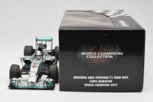 Mercedes AMG Petronas W05 #44 L. Hamilton F1 World Champion 2014 Minichamps 1:18 186140044 Métal — image 6 sur 7