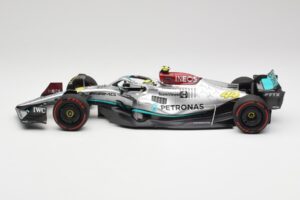 Mercedes AMG W13 E Performance Petronas #44 L. Hamilton Spanish GP 2022 Minichamps 1:18 110220044 Métal — image 3 sur 7