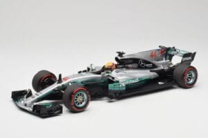 Mercedes AMG W08 EQ Power+ Petronas #44 L. Hamilton F1 World Champion 2017 Minichamps 1:18 186170044 Résine