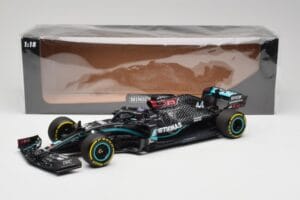 Mercedes AMG W11 Petronas #44 L. Hamilton Styrian GP Winner 2020 Minichamps 1:18 110200244 Résine — image 7 sur 7