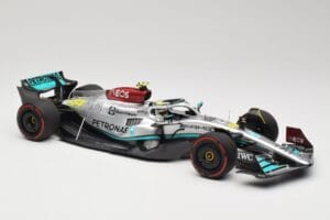 Mercedes AMG W13 E Performance Petronas #44 L. Hamilton Brazilian GP 2022 Minichamps 1:18 110222144 Résine — image 4 sur 7
