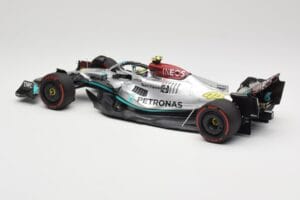 Mercedes AMG W13 E Performance Petronas #44 L. Hamilton Brazilian GP 2022 Minichamps 1:18 110222144 Résine — image 5 sur 7
