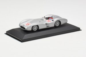 Mercedes W196 Streamliner #16 J.M. Fangio GP Italy Winner 1954 Minichamps 1:43 432543016 Métal — image 2 sur 4
