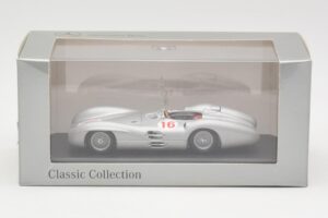 Mercedes W196 Streamliner #16 J.M. Fangio GP Italy Winner 1954 Minichamps 1:43 432543016 Métal — image 4 sur 4