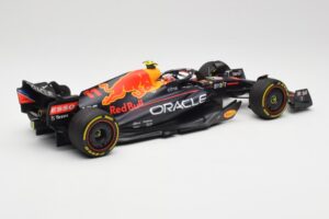 Oracle Red Bull Racing RB18 #11 S. Perez Saudi Arabian GP 2022 Minichamps 1:18 110220011 Métal — image 2 sur 7