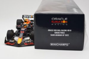Oracle Red Bull Racing RB18 #11 S. Perez Saudi Arabian GP 2022 Minichamps 1:18 110220011 Métal — image 6 sur 7