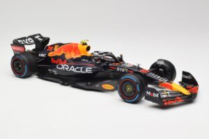Oracle Red Bull Racing RB18 #11 S. Perez Monaco GP Winner Rain Tyre Version 2022 Minichamps 1:18 110222711 Métal — image 4 sur 7