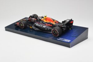 Red Bull Racing RB19 #11 S. Perez Winner Saudi Arabian GP 2023 Minichamps 1:18 113230111 Métal — image 5 sur 6
