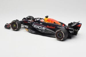 Oracle Red Bull Racing RB20 #1 M. Verstappen Winner Bahrain GP 2024 Minichamps 1:18 110240101 Métal — image 5 sur 7