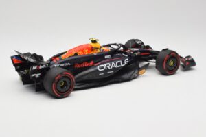 Red Bull Racing RB20 #11 S. Perez Bahrain GP 2024 Minichamps 1:18 110240111 Métal — image 2 sur 7