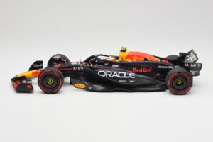 Red Bull Racing RB20 #11 S. Perez Bahrain GP 2024 Minichamps 1:18 110240111 Métal — image 3 sur 7