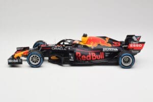 Red Bull Racing Honda RB16B #33 M. Verstappen Turkish GP 2nd Place 2021 Minichamps 1:18 110211633 Métal — image 3 sur 7