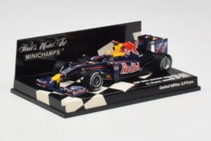 Red Bull Racing Renault RB5 #14 M. Webber Race Car 2009 Minichamps 1:43 400090114 Métal — image 2 sur 5