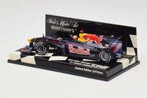 Red Bull Racing Renault RB5 #14 M. Webber Race Car 2009 Minichamps 1:43 400090114 Métal — image 3 sur 5