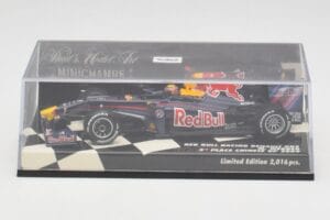 Red Bull Racing Renault RB5 #14 M. Webber Race Car 2009 Minichamps 1:43 400090114 Métal — image 5 sur 5