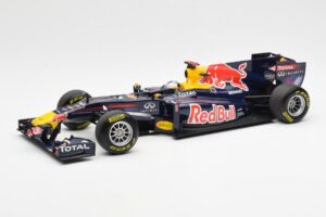 Red Bull Racing Renault RB6 #5 S. Vettel F1 World Champion Showcar 2010 Minichamps 1:18 150100075 Métal