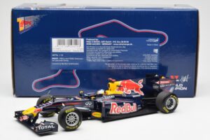 Red Bull Racing Renault RB6 #5 S. Vettel F1 World Champion Showcar 2010 Minichamps 1:18 150100075 Métal — image 6 sur 6