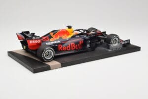 Red Bull RB16 #33 M. Verstappen Red Bull Racing 70th Anniversary GP Winner 2020 Minichamps 1:18 113200533-M1 Résine — image 3 sur 7