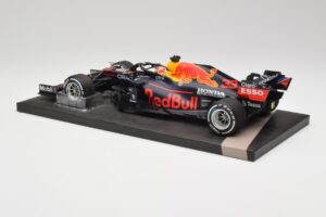 Red Bull RB16B #33 M. Verstappen Dutch GP Winner 2021 Minichamps 1:18 113212533 Métal — image 5 sur 7