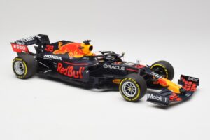 Red Bull RB16B #33 M. Verstappen Emilia Romagna GP Winner Mid Race Tyres 2021 Minichamps 1:18 110210133 Métal — image 4 sur 7