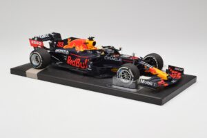 Red Bull RB16B #33 M. Verstappen Styrian & Austrian GP Winner 2021 Minichamps 1:18 113210933 Métal — image 4 sur 6