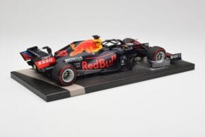 Red Bull RB16B #33 M. Verstappen Abu Dhabi GP 2021 Winner Missing Figurine & Pitboard Minichamps 1:18 113212333 Résine — image 3 sur 7