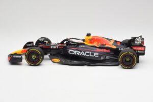 Red Bull RB18 #1 M. Verstappen France GP Winner 2022 Minichamps 1:18 110221201 Métal — image 3 sur 7