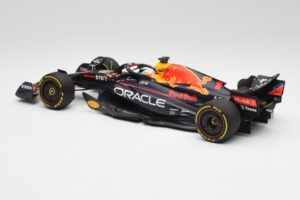 Red Bull RB18 #1 M. Verstappen France GP Winner 2022 Minichamps 1:18 110221201 Métal — image 5 sur 7