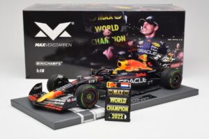 Red Bull RB18 #1 M. Verstappen Japan GP Winner No Figure & Pitboard 2022 Minichamps 1:18 113221801FB Métal — image 6 sur 7