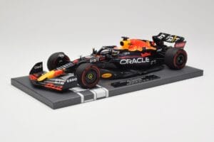 Red Bull RB18 Oracle #1 M. Verstappen Dutch GP 2022 Winner Minichamps 1:18 113221501 Résine — image 2 sur 7