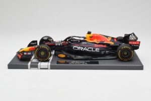 Red Bull RB18 Oracle #1 M. Verstappen US GP 2022 Winner Minichamps 1:18 113221901 Résine