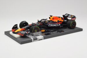 Red Bull RB18 #1 M. Verstappen Emilia Romagna GP 2022 Winner Minichamps 1:18 113220401 Résine — image 2 sur 7