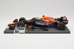 Red Bull RB18 #1 M. Verstappen Emilia Romagna GP 2022 Winner Minichamps 1:18 113220401 Résine