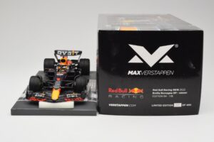 Red Bull RB18 #1 M. Verstappen Emilia Romagna GP 2022 Winner Minichamps 1:18 113220401 Résine — image 6 sur 7