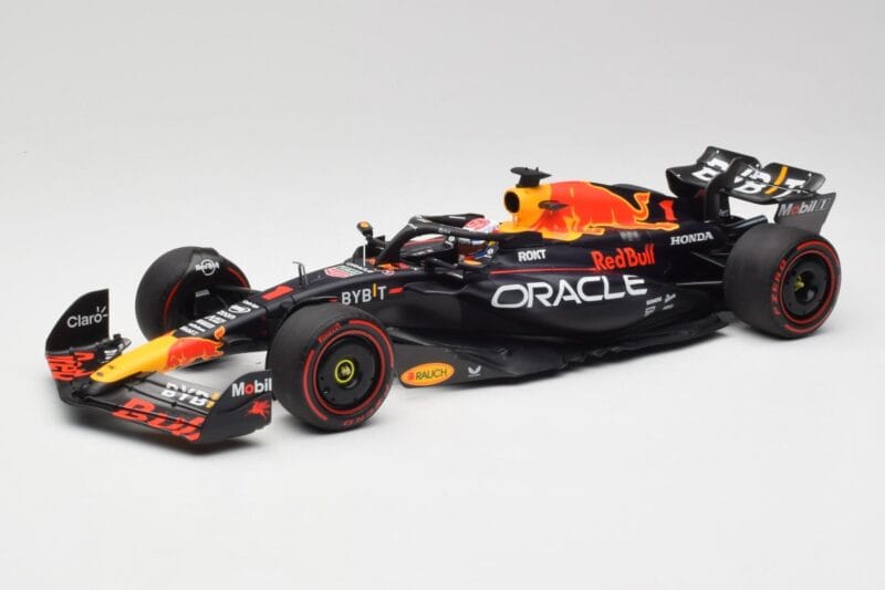 Red Bull RB19 #1 M. Verstappen Qatar Sprint Race 2nd WC 2023 Minichamps 1:18 110231801 Métal